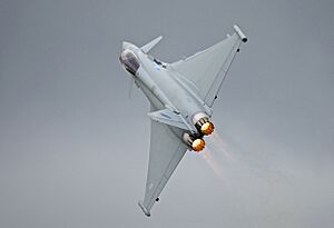 Archivo:RAF Eurofighter Typhoon