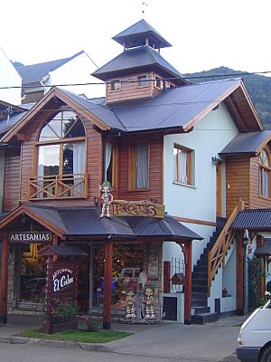 Archivo:SAN MARTIN DE LOS ANDES PERIODO ACTUAL