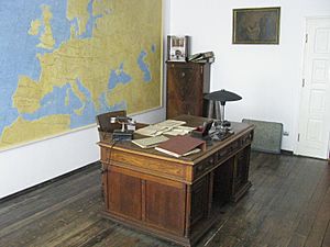 Archivo:Schindlers Schreibtisch