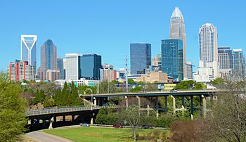 Archivo:Skyline of Charlotte 2016