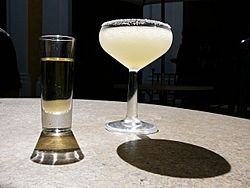 Archivo:Tequila and Margarita