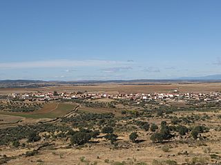 VILLAR DEL PEDROSO desde Peña Rastraera.JPG