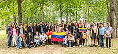 Archivo:Venezolanos in Bois de Boulogne Park, Québec, Cánada