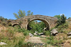 Archivo:Villarejo de Montalbán, puente romano 04