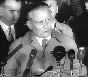 Archivo:Antonin Novotny v New Yorku - 1960 A