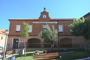 Archivo:Ayuntamiento de Villalobos