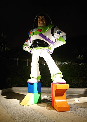 Archivo:Buzz Lightyear sculpture of Toy Story Hotel Shanghai