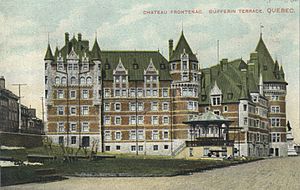 Archivo:Chateau Frontenac and Dufferin Terrace postcard