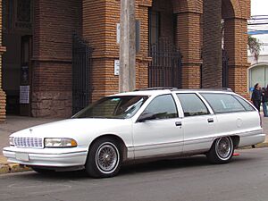 Archivo:Chevrolet Caprice Classic Estate 1995 (13522496603)