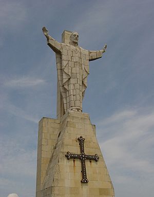 Archivo:Cristo del Naranco