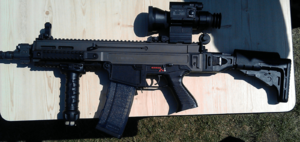 Archivo:Cz805