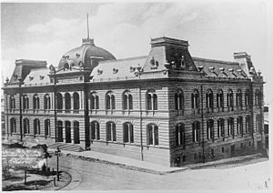 Archivo:Dirección General de Correos y Telégrafos (1876)