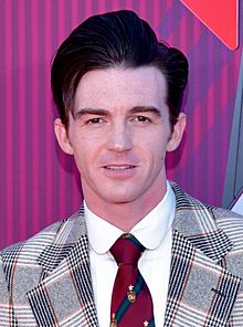 Drake Bell 2019 by Glenn Francis (cropped).jpg