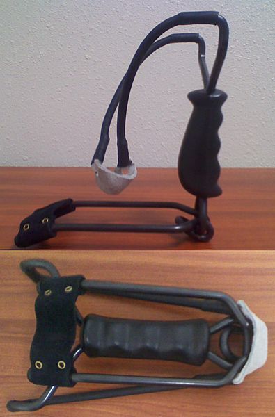 Folding slingshot