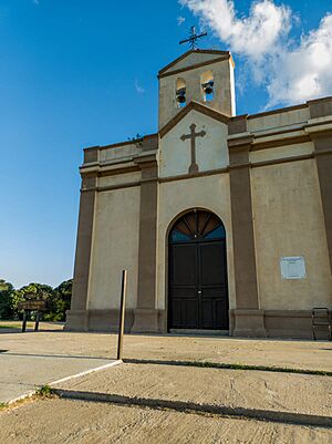 Archivo:Foto frente Iglesia