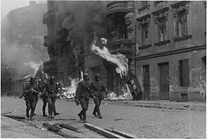 Archivo:Ghetto Uprising Warsaw2