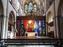 High altar at Chichester Cathedral.JPG