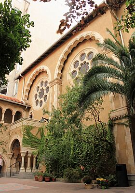 Iglesia Evangélica de habla alemana (Madrid, 1909) 02.jpg