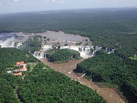 Archivo:IguazuFallsAerial