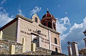 Archivo:La iglesia del Santo Cristo del Ojo de Agua