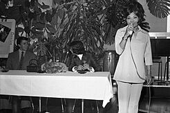 Archivo:Lucha Reyes en el Hotel Crillón de Lima