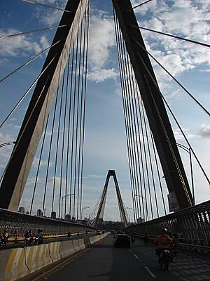 Archivo:Pasando por el Viaducto de Pereira 02910