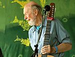 Archivo:Pete Seeger2 - 6-16-07 Photo by Anthony Pepitone
