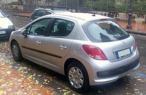 Archivo:Peugeot 207 2010 restyling
