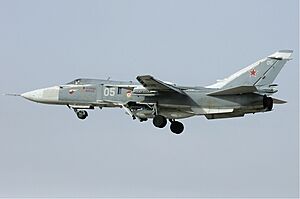 Archivo:Russian Air Force Sukhoi Su-24MR Pichugin
