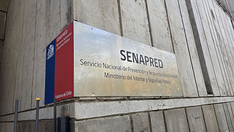 SENAPRED placa frontis edificio