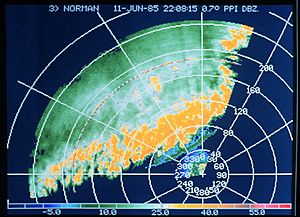 Archivo:Sturmfront auf Doppler-Radar-Schirm
