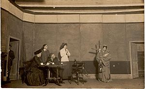 Archivo:Suffrage theatricals, performed by the Actresses' Franchise League, c1909-1914