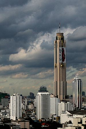 Archivo:The Baiyoke Tower II closeup in Bangkok, Thaliand