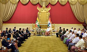 Archivo:The Prime Minister, Shri Narendra Modi meeting the President of Myanmar, Mr. U. Htin Kyaw, at Presidential Palace, in Nay Pyi Taw, Myanmar on September 05, 2017 (2)
