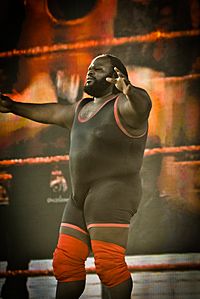 Archivo:*Mark Henry Tribute to the Troops 2010 (5)