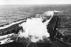 Archivo:A3D-2 Skywarrior is launched from USS Independence (CVA-62) c1960