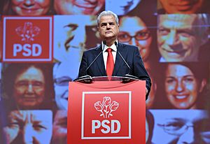 Archivo:Adrian Nastase la Consiliul National al PSD (10776673505)