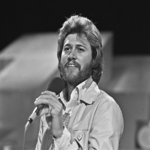 Archivo:Barry Gibb (Bee Gees) - TopPop 1973 3