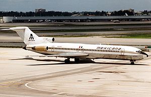 Archivo:Boeing 727-264-Adv, Mexicana AN0200657