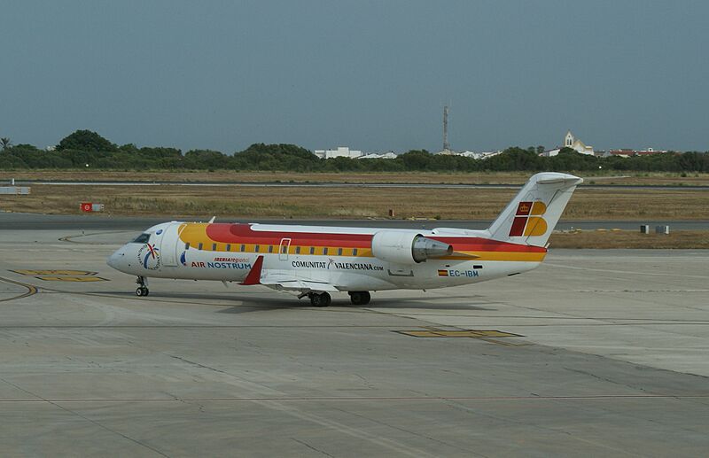 Bombardier (Canadair) CRJ-100 (7336575416)