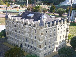 Archivo:Catalunya en Miniatura-Casa Botines (Lleó)