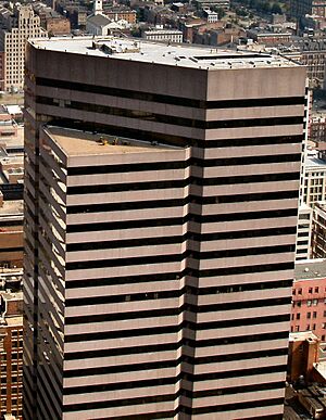 Archivo:Center at 600 Vine from Carew Tower