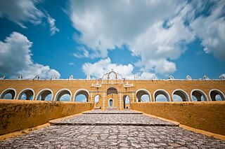 Convento de Izamal, June 28, 2012 n02.jpg