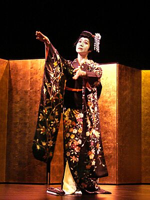 Archivo:Eiko Hayashi, Nihon Buyô – danse du Kabuki (Musée Guimet) II