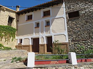 Archivo:El Castellar, municipio de la comarca Gúdar-Javalambre (Teruel, España)