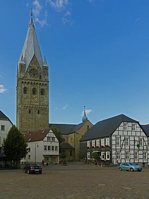 Archivo:Erwitte, die Sankt Laurentius Kirche Dm17 foto9 2015-09-11 16.07