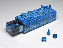 Archivo:Gaming Board Inscribed for Amenhotep III with Separate Sliding Drawer, ca. 1390-1353 B.C.E.,49.56a-b