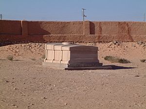 Archivo:Grave of Charles de Foucauld