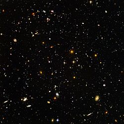 Archivo:Hubble ultra deep field high rez edit1