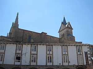 Archivo:Iglesia Santa Cecilia Lateral